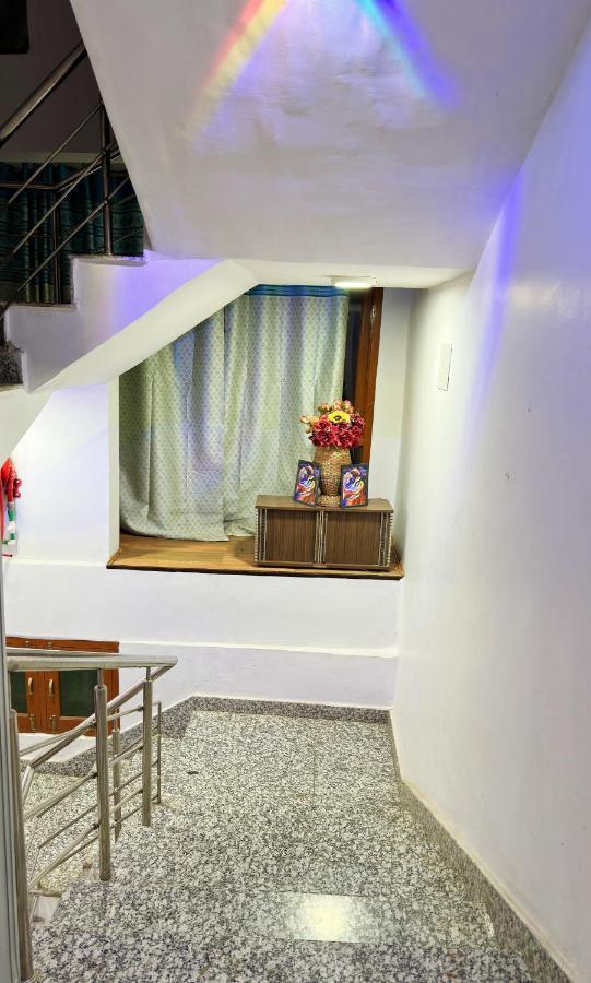 Roseline Inn Srinagar  Bagian luar foto